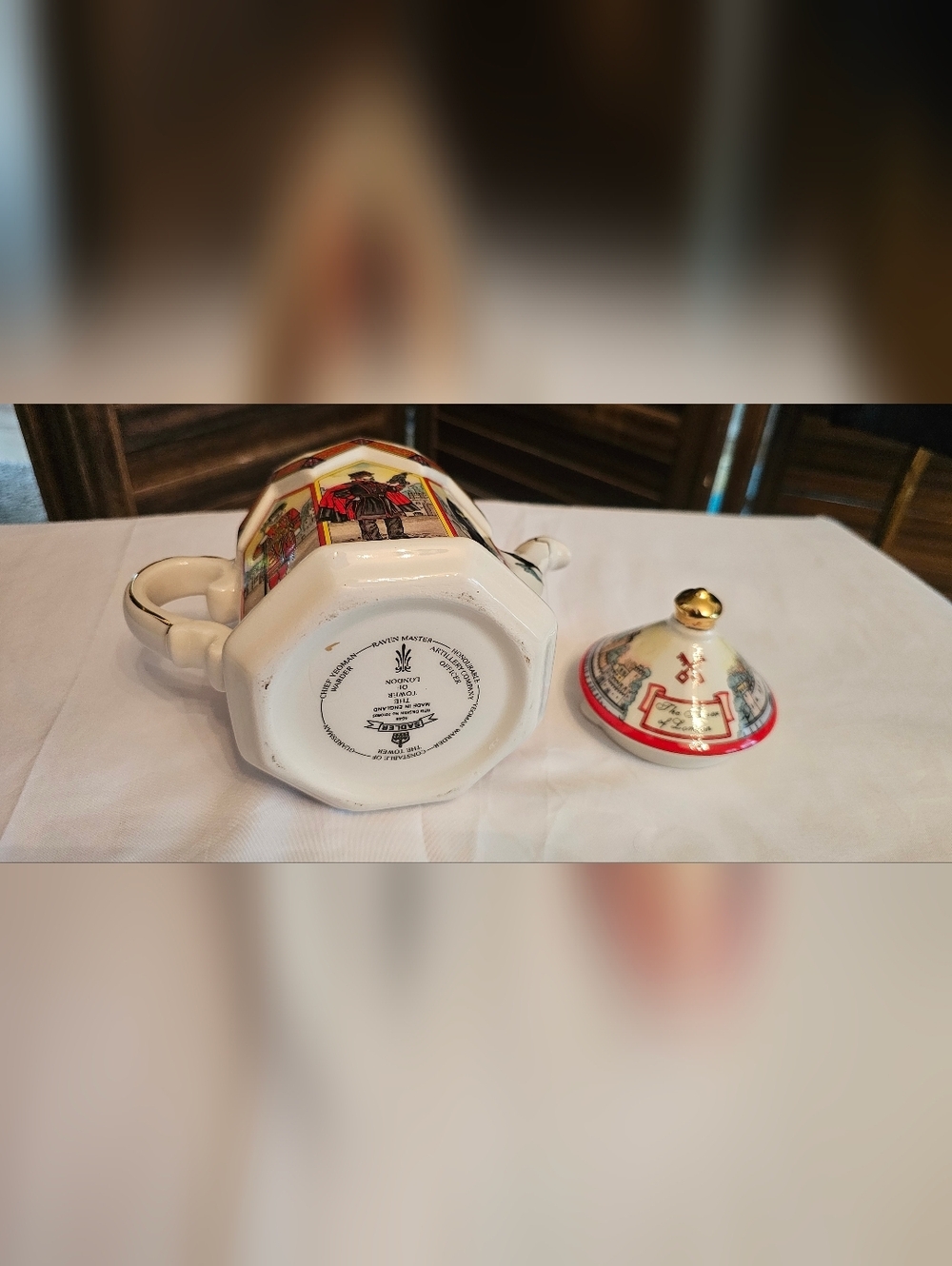 Vintage 80s James Sadler Tower of London Teapot Personnel of the Tower - Picture 12 of 13